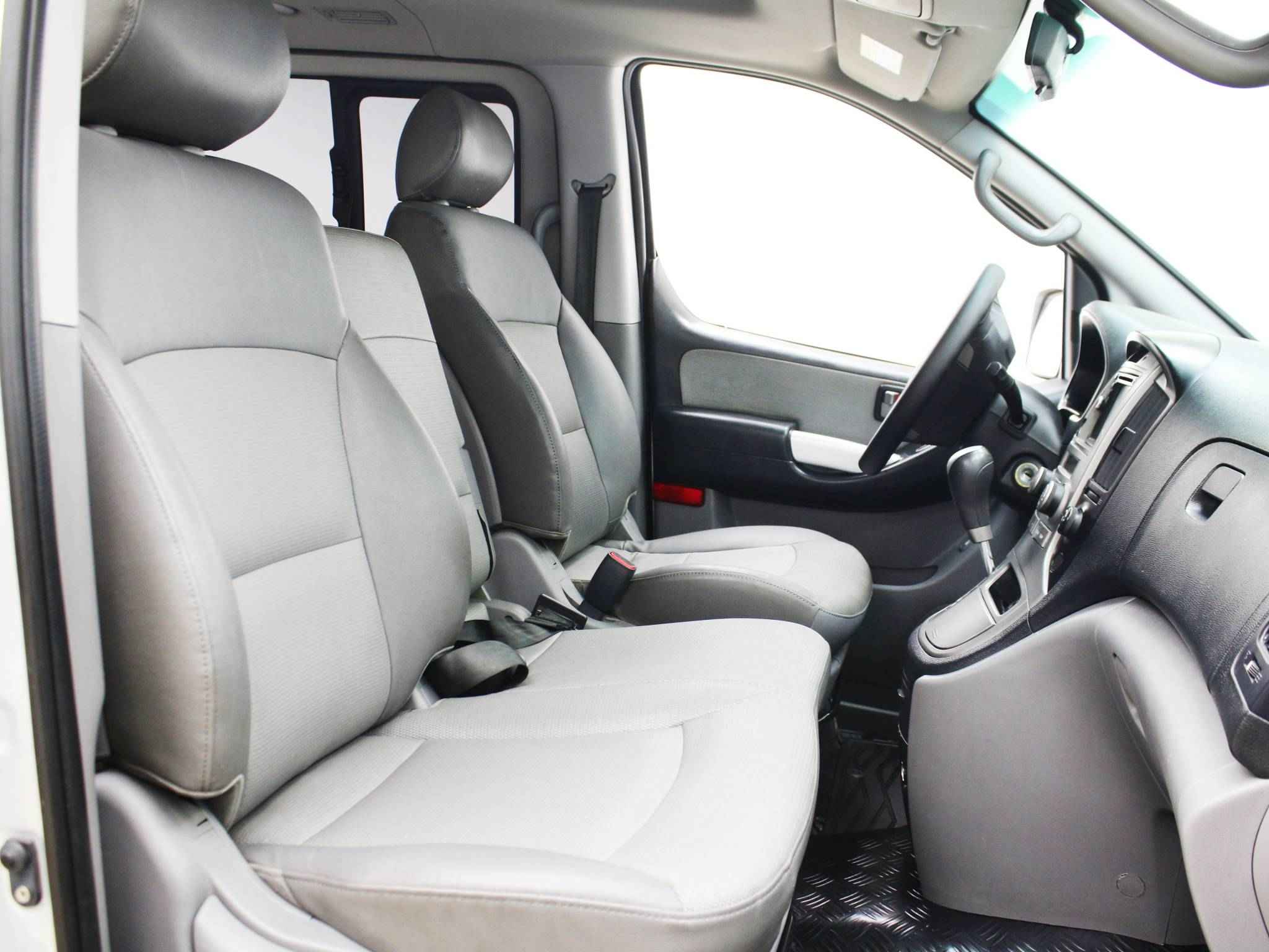 Hyundai Grand Starex, I