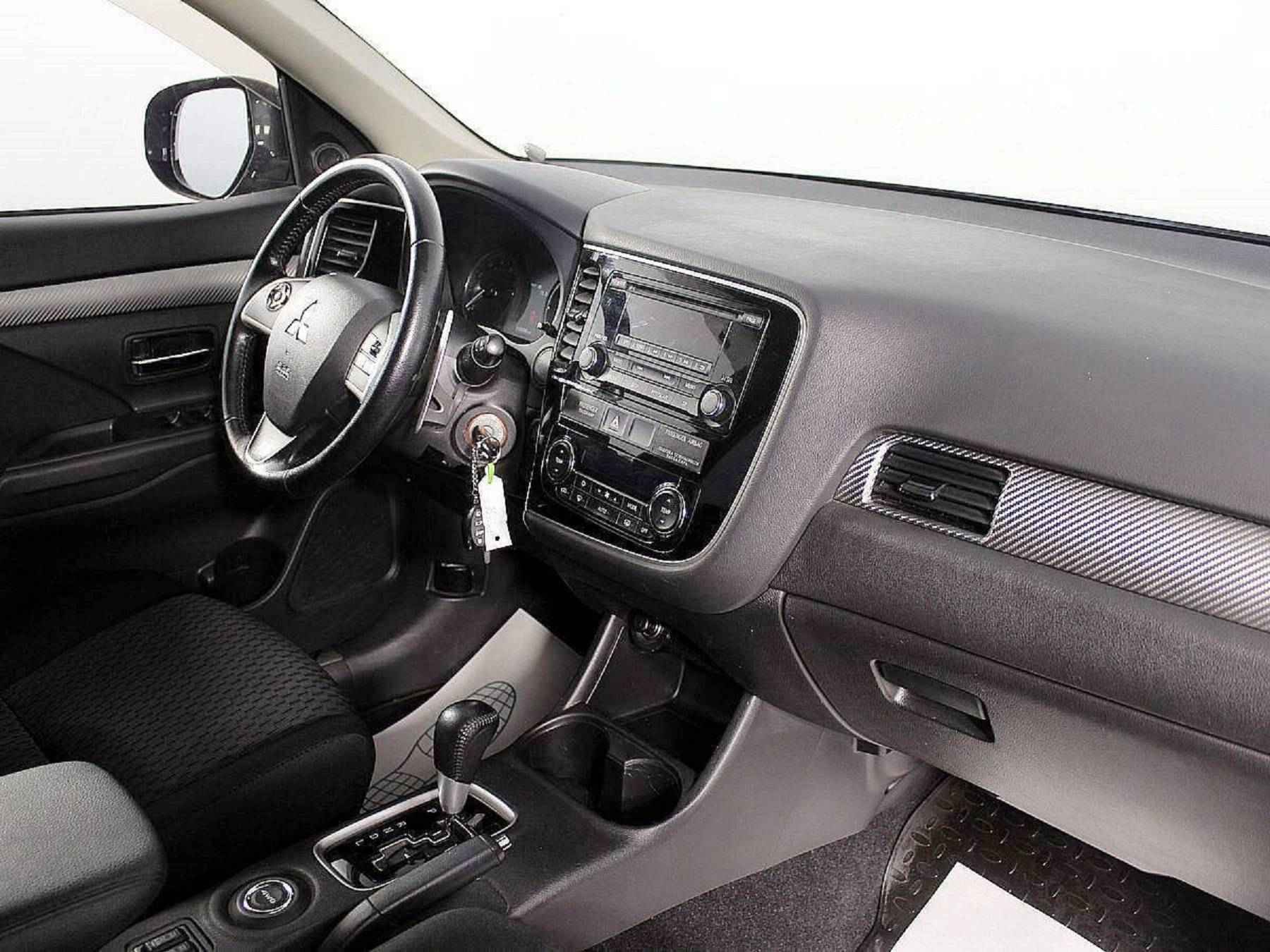 Mitsubishi Outlander, III