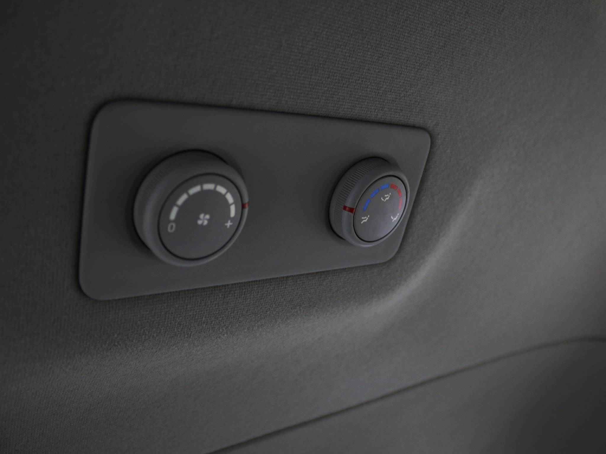 Hyundai Grand Starex, I