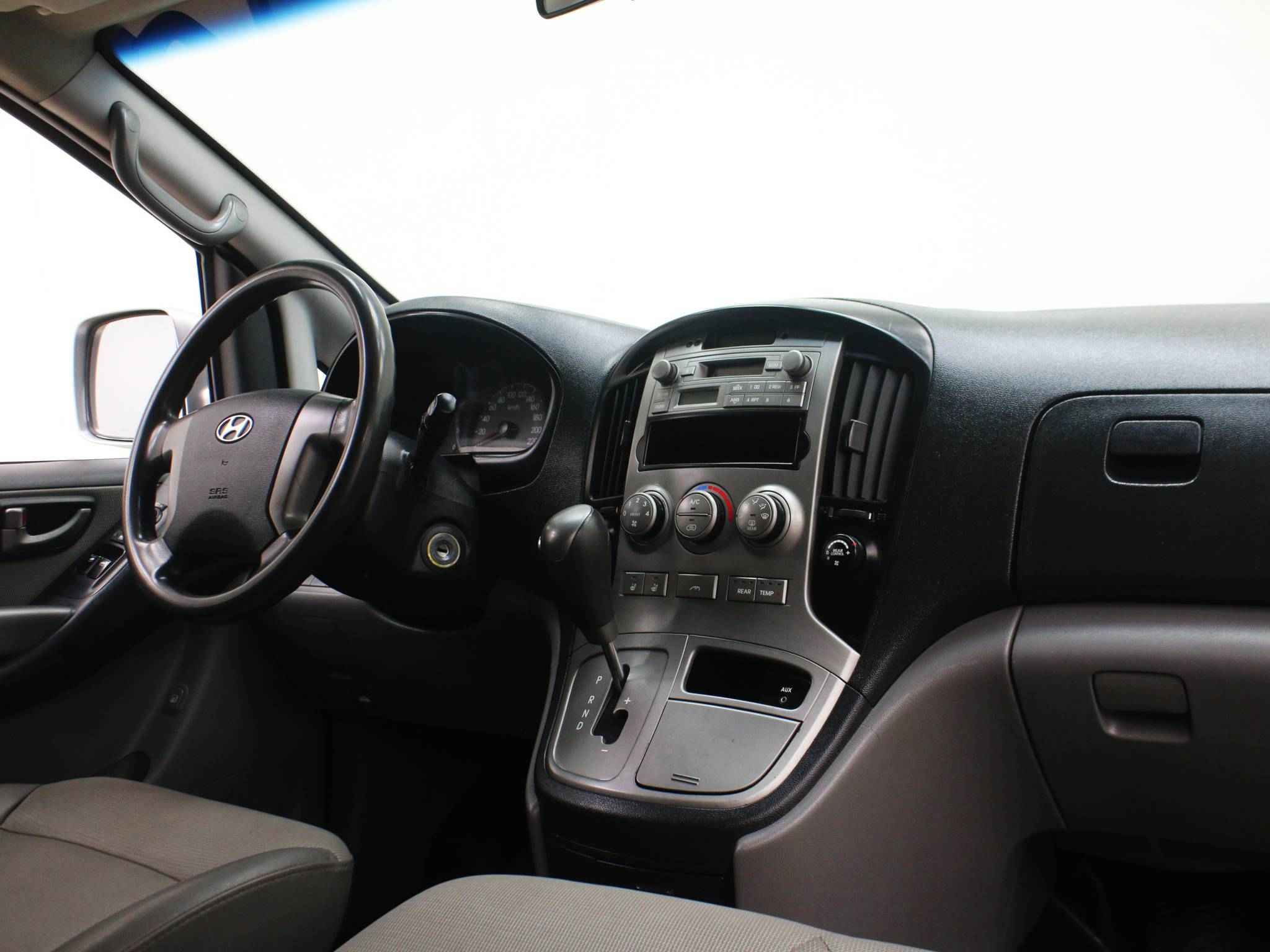 Hyundai Grand Starex, I