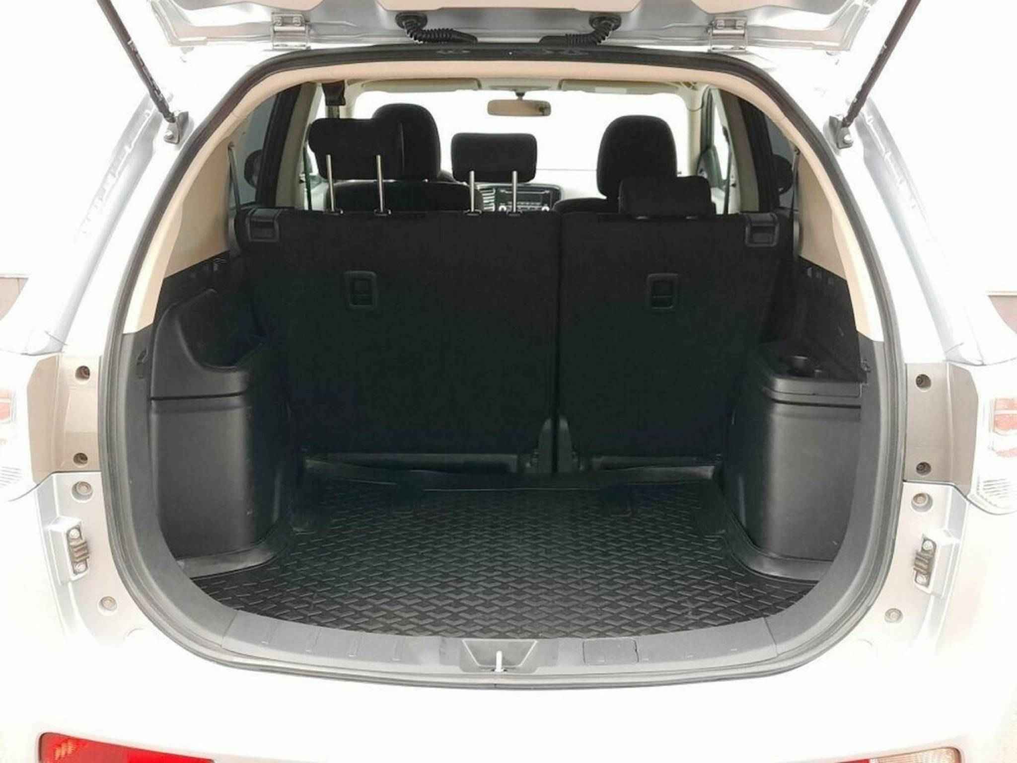 Mitsubishi Outlander, III