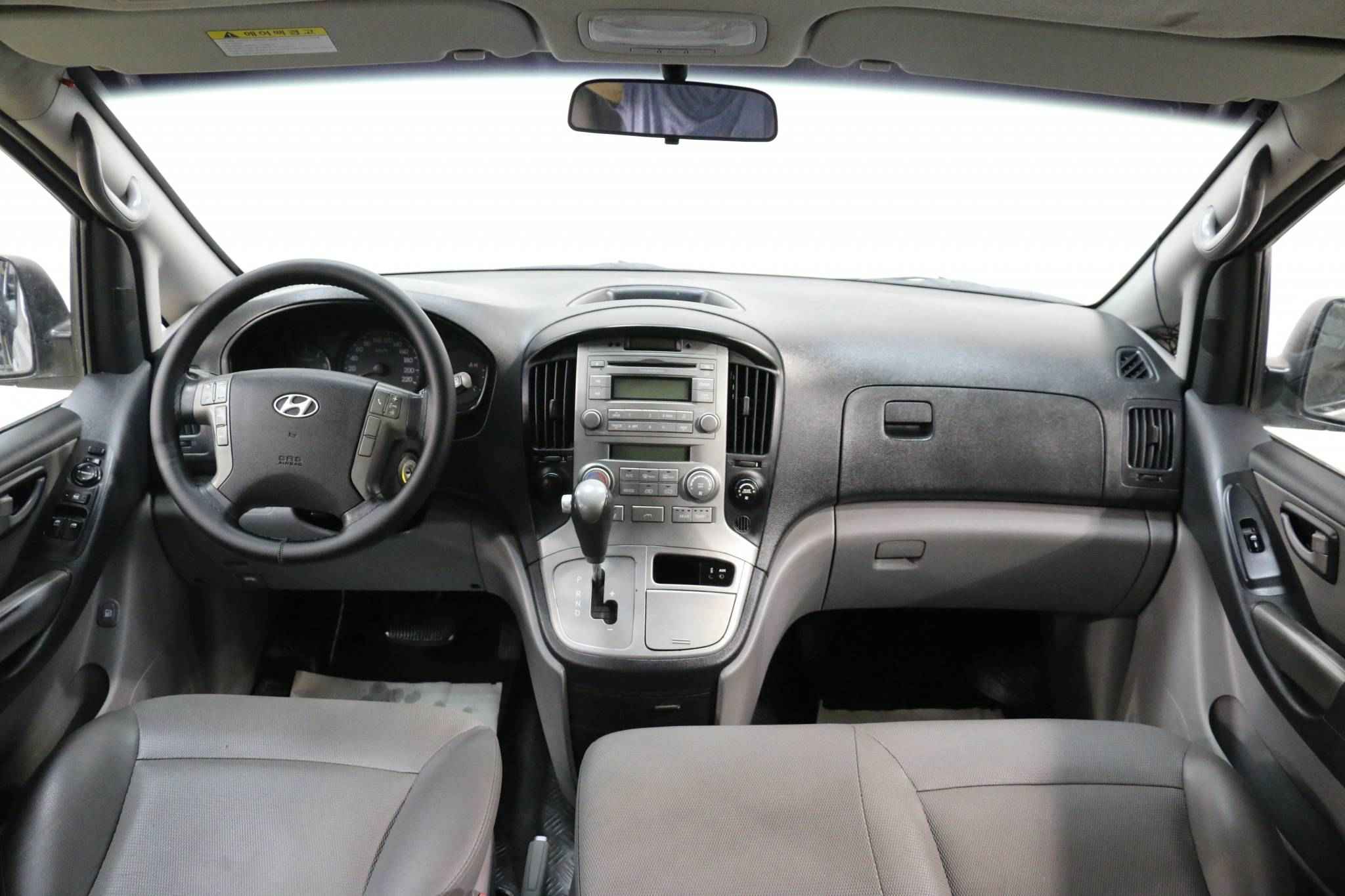 Hyundai Grand Starex, I