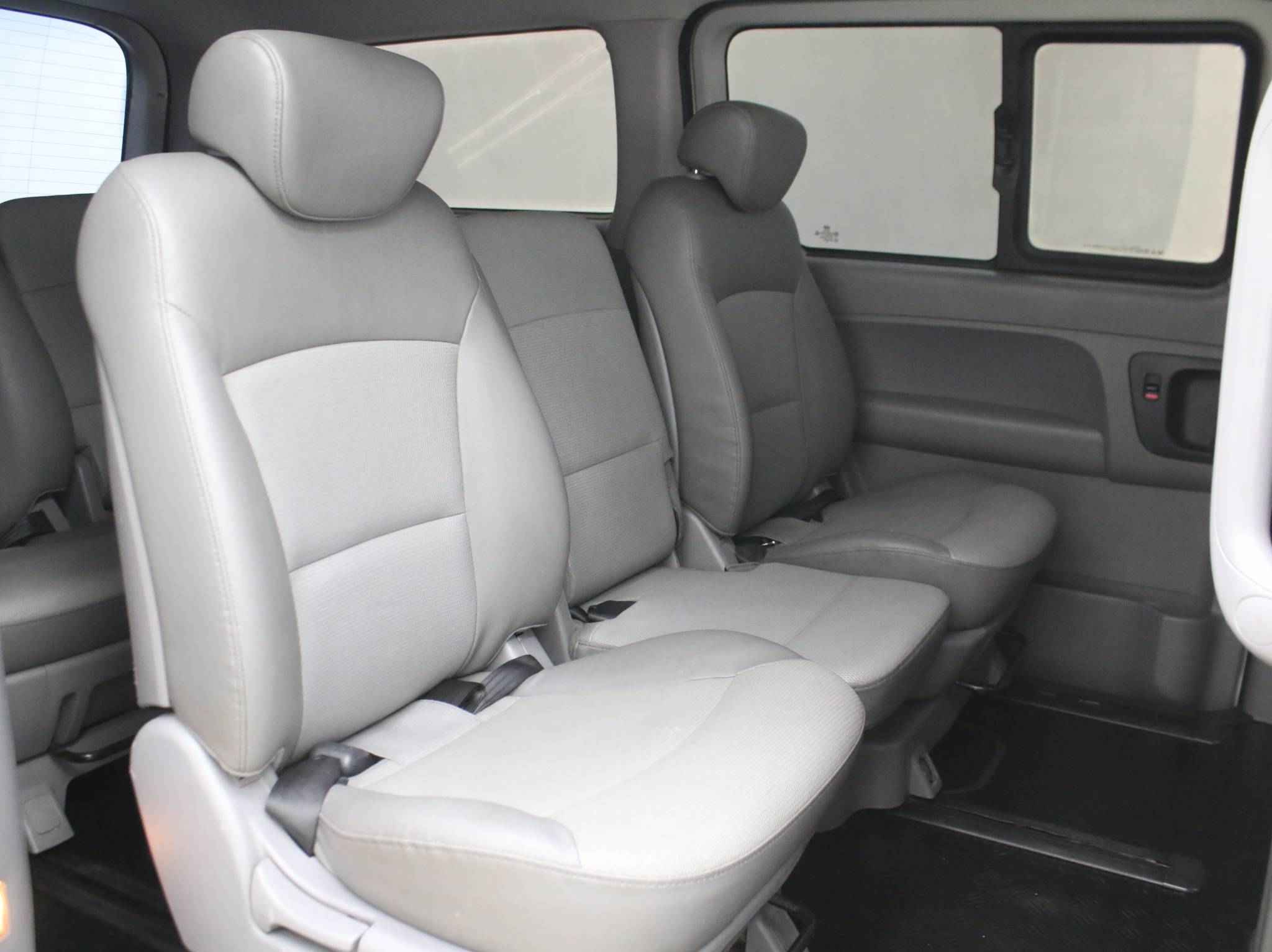 Hyundai Grand Starex, I