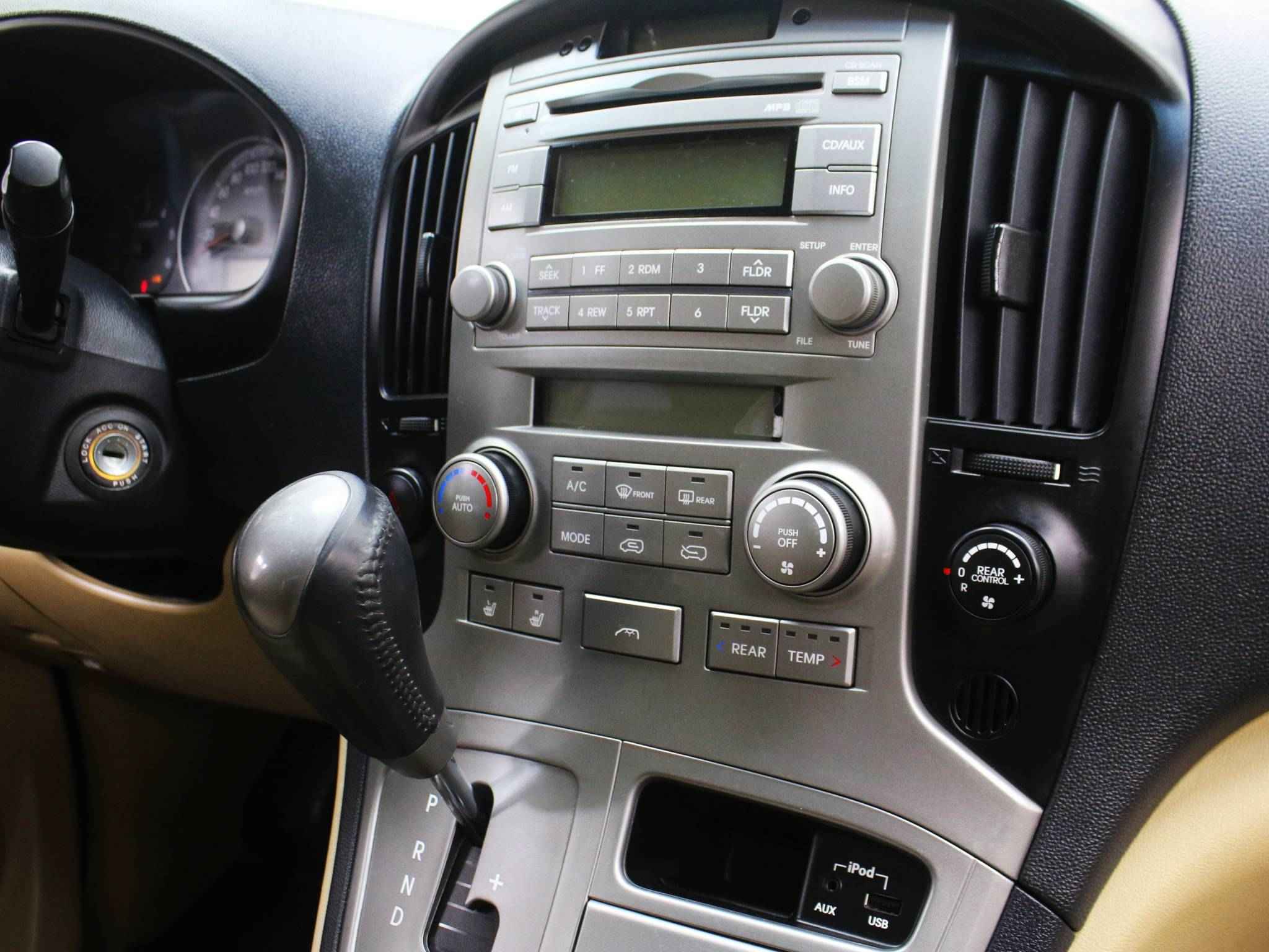 Hyundai Grand Starex, I