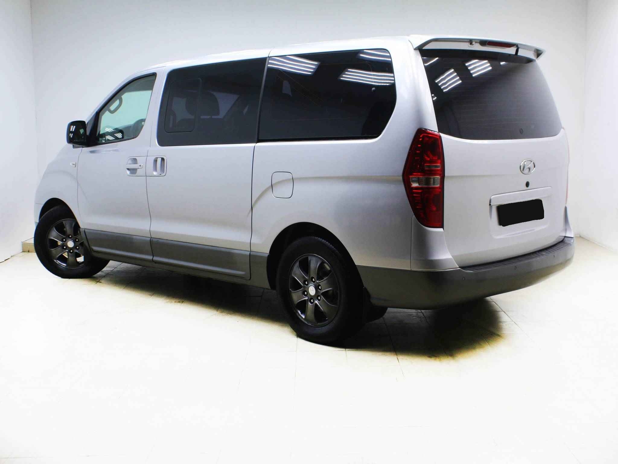 Hyundai Grand Starex, I