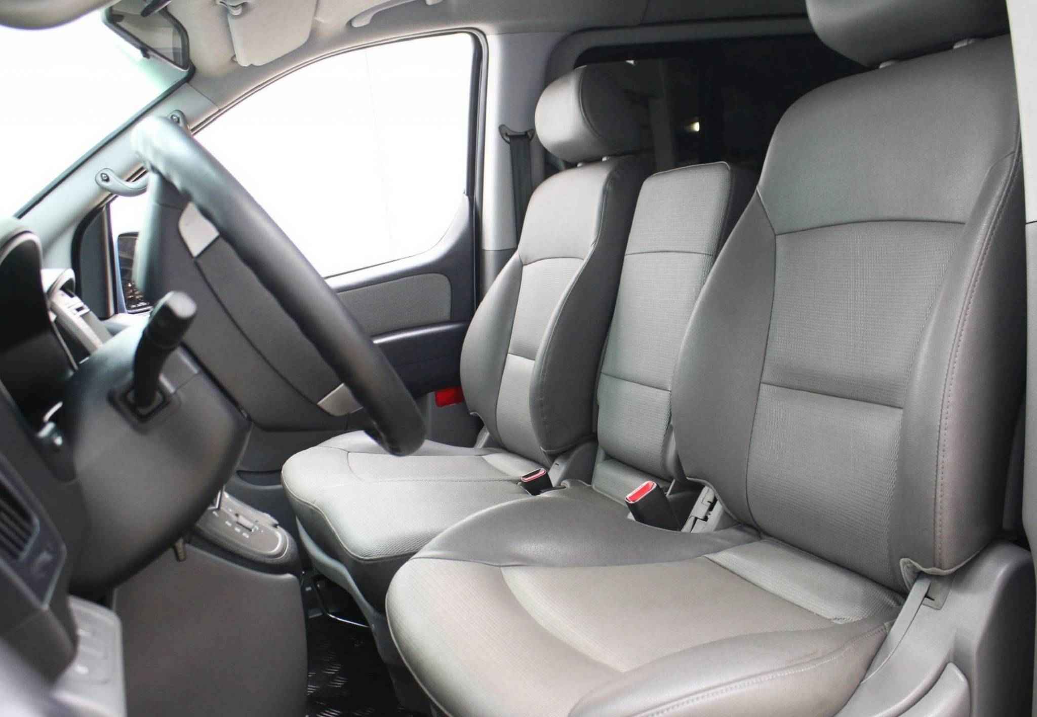 Hyundai Grand Starex, I