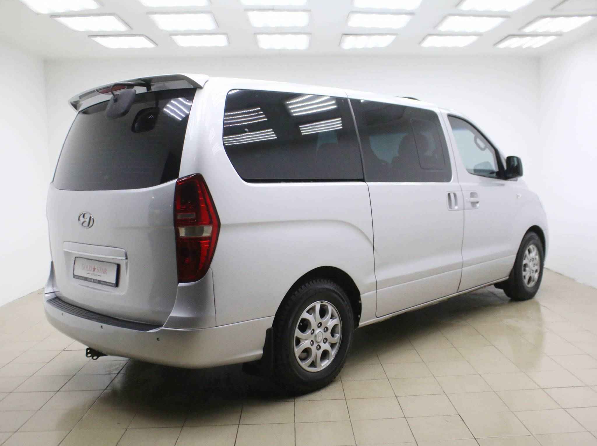 Hyundai Grand Starex, I