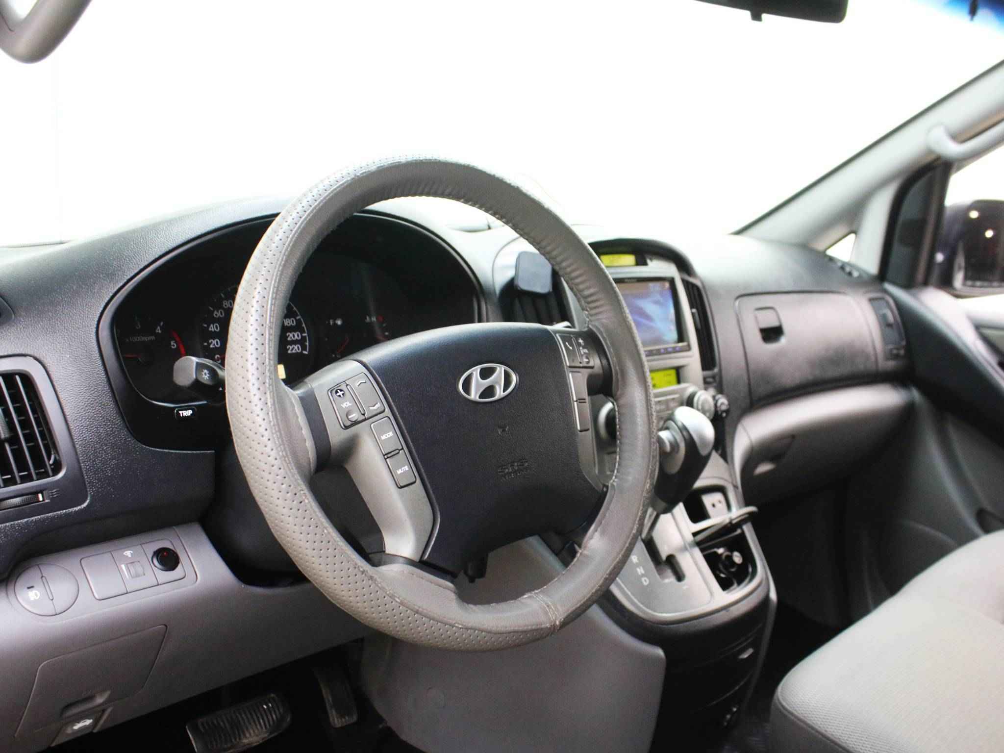 Hyundai Grand Starex, I