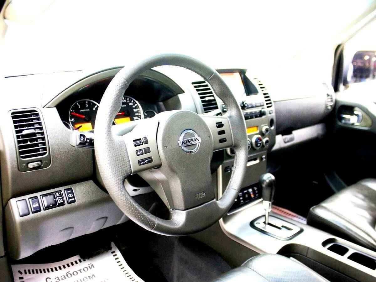 Nissan Pathfinder, III