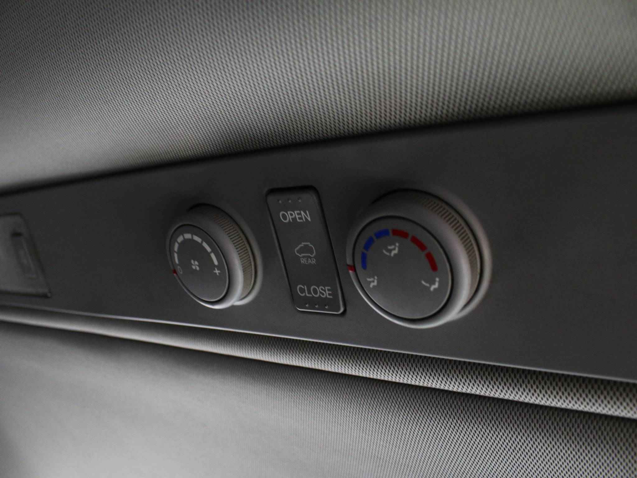 Hyundai Grand Starex, I