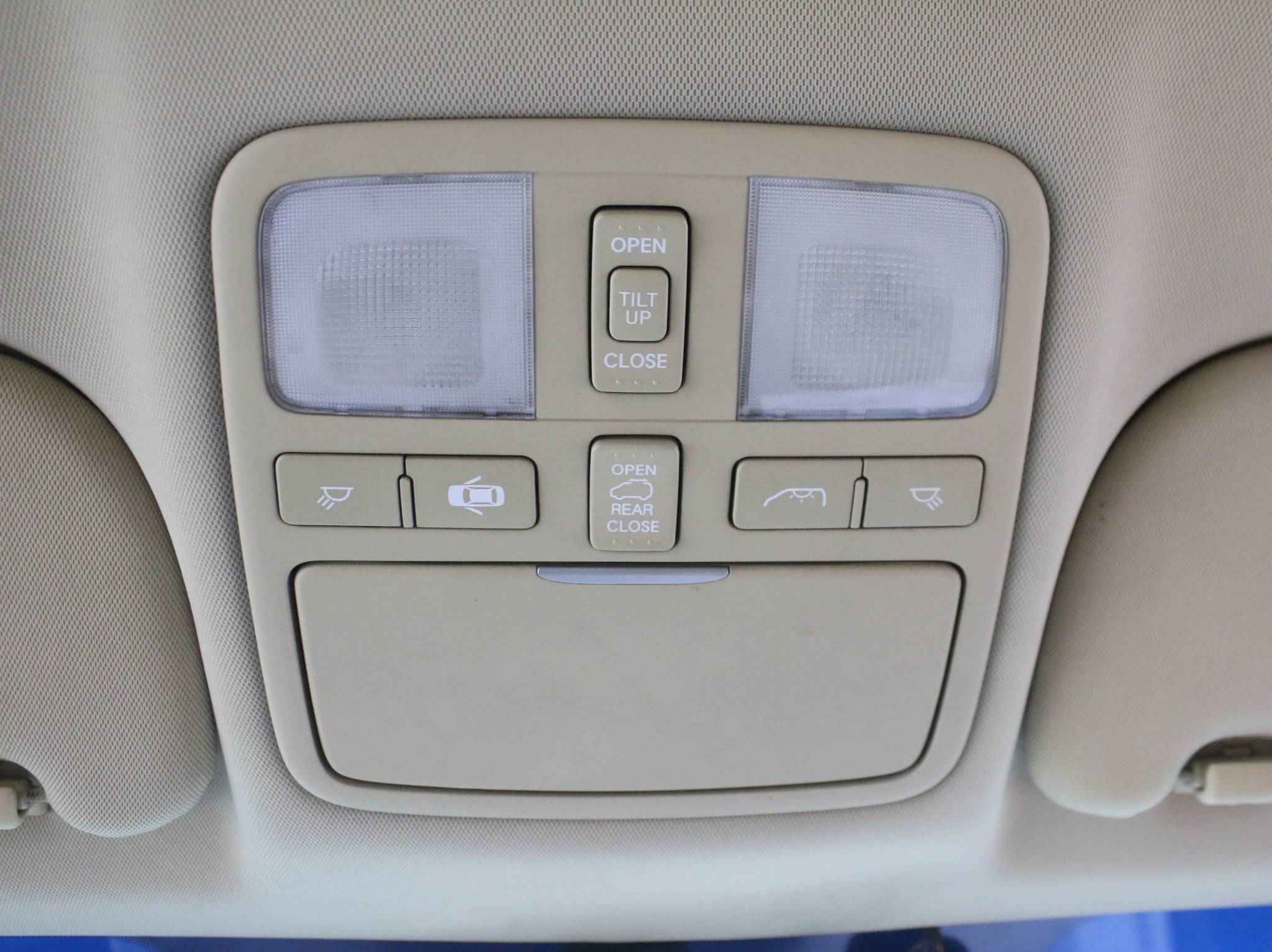 Hyundai Grand Starex, I