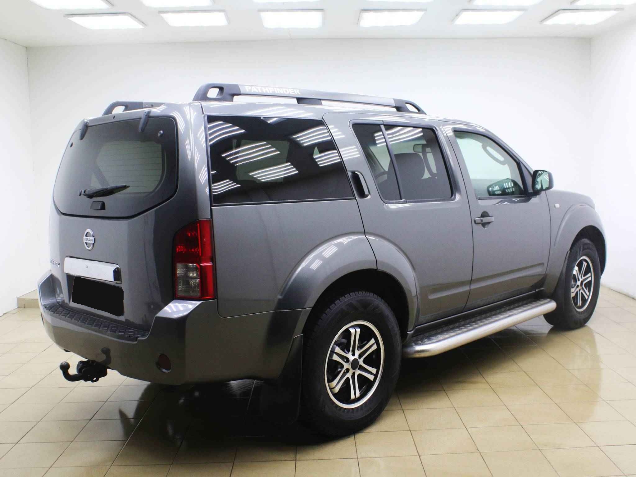 Nissan Pathfinder, III