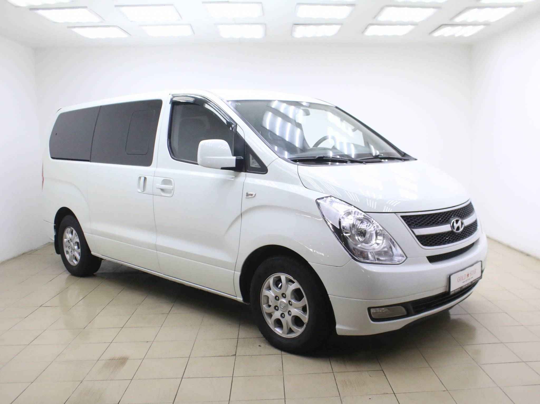 Hyundai Grand Starex, I