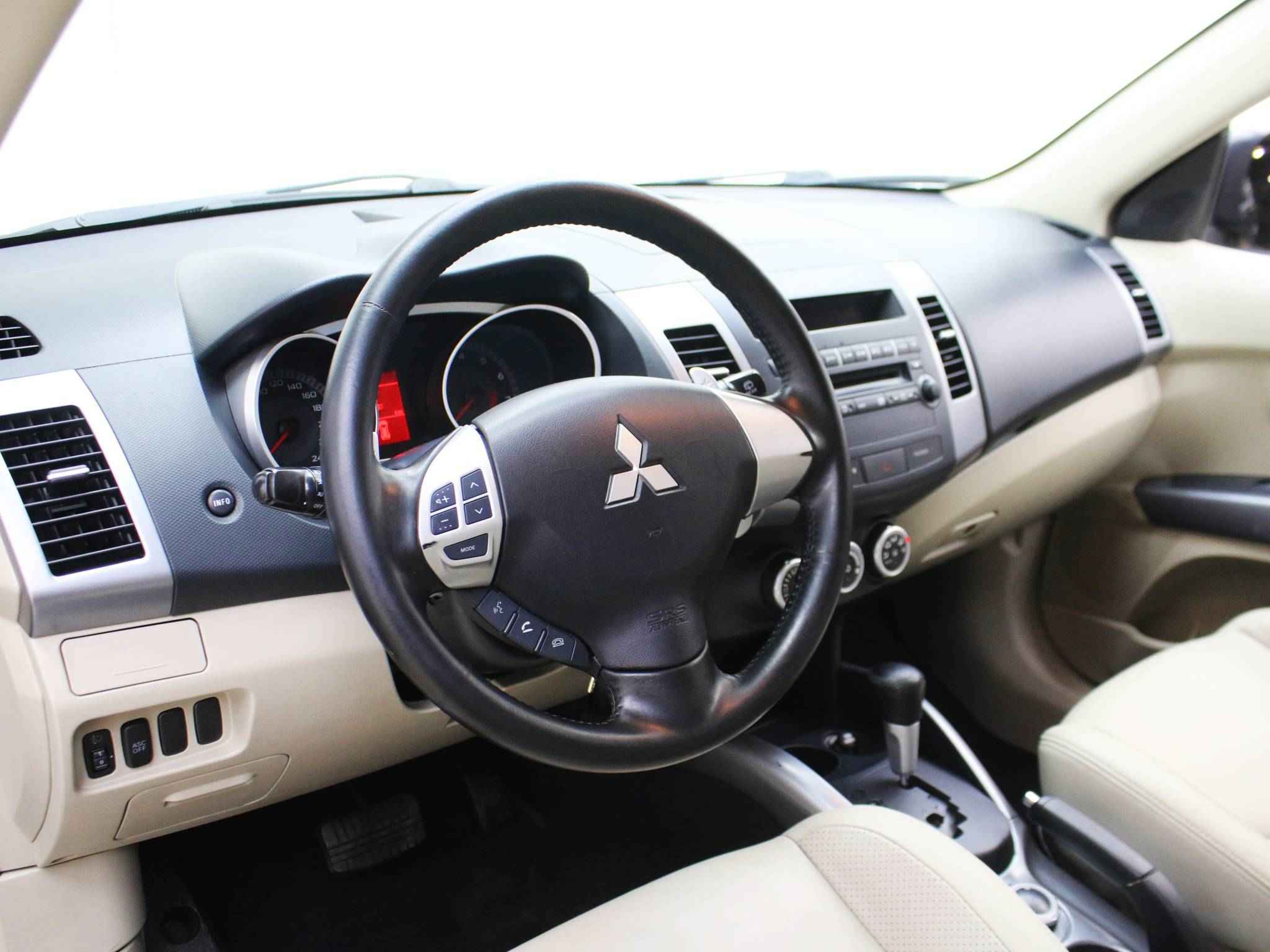 Mitsubishi Outlander, II