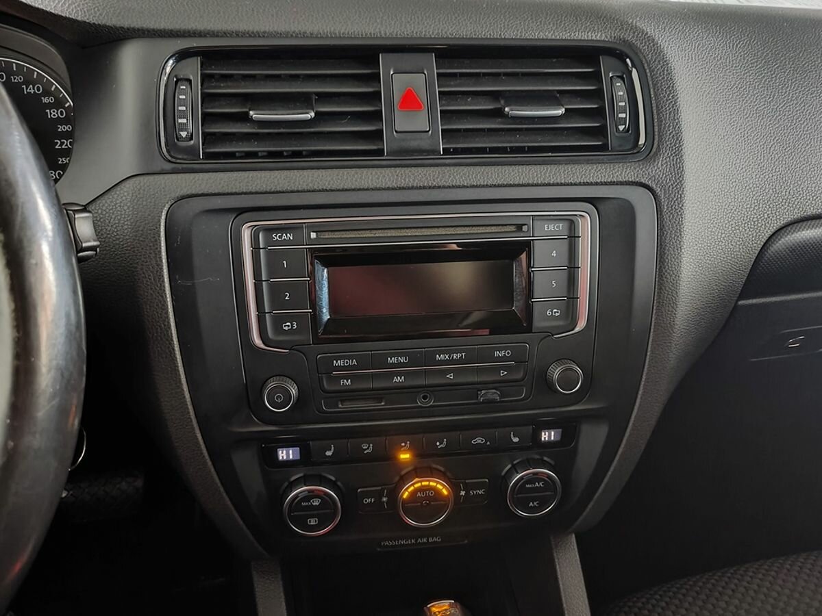 Volkswagen Jetta, 2013