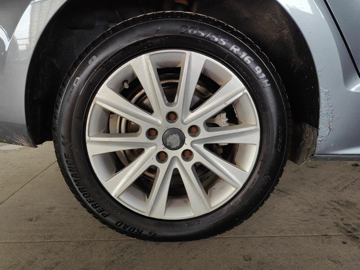 Volkswagen Jetta, 2013